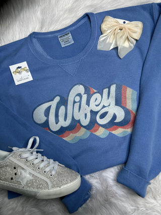 Wifey Retro Comfort Wash Crewneck